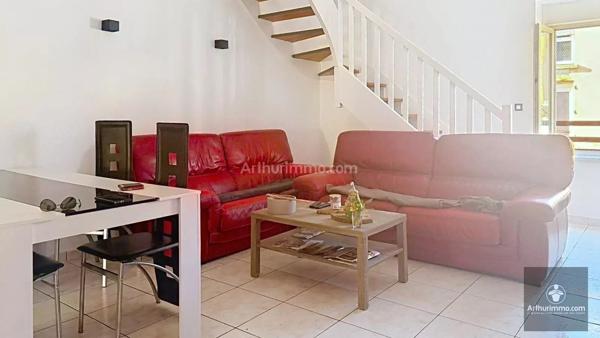 Vente                                                      Immeuble
                        
                     14 pièces                      235 m2                     à Roanne