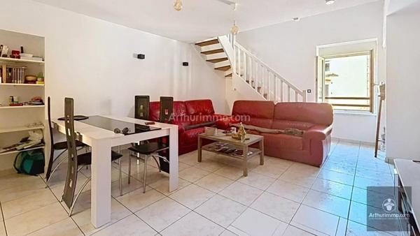 Vente                                                      Immeuble
                        
                     14 pièces                      235 m2                     à Roanne