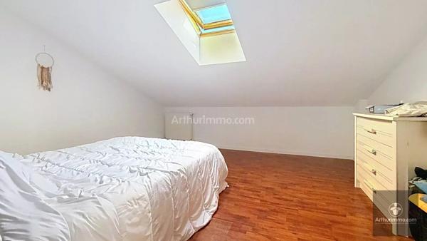 Vente                                                      Immeuble
                        
                     14 pièces                      235 m2                     à Roanne