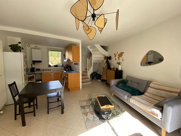 Maison Villepreux village