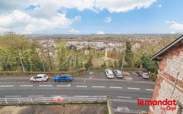 Immeuble à vendre    10 pièces •  Laon