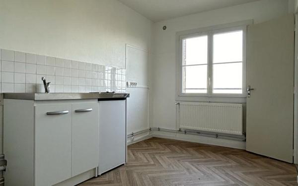 Immeuble à vendre    10 pièces •  Laon