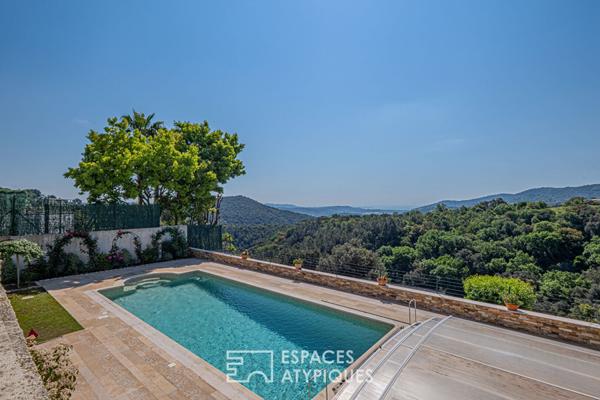 Maison d’architecte avec vue mer et piscine – Arrière pays Cannois