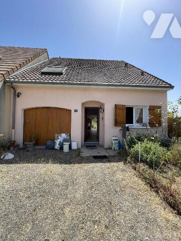 Pavillon 2 chambres, mezzanine, garage, jardin.