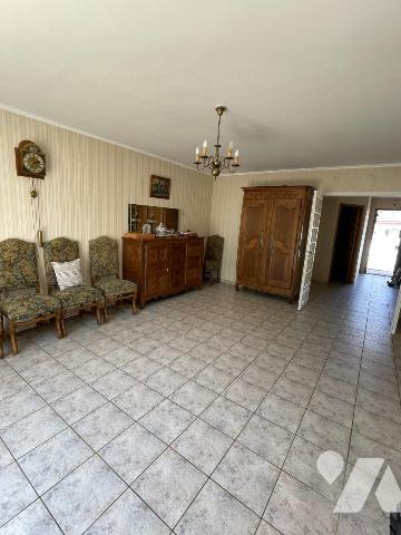 Pavillon 2 chambres, mezzanine, garage, jardin.