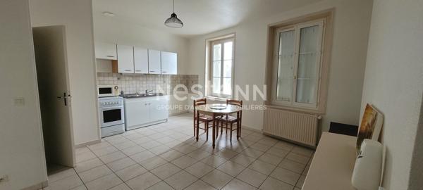 Immeuble Mixte . Local Commercial + Deux Logements . Opportunité Investisseur