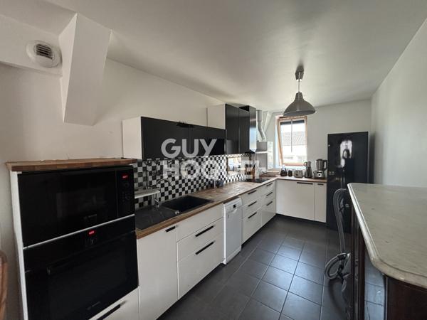 APPARTEMENT À LOUER DE 4 PIÈCES DE 85,38 M²