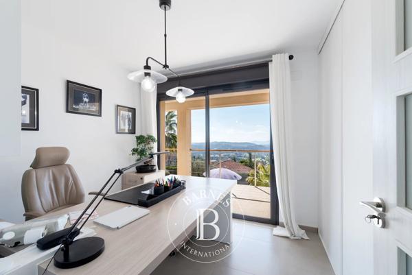 Châteauneuf-Grasse, Villa 5 Chambres -  281 m² à vendre