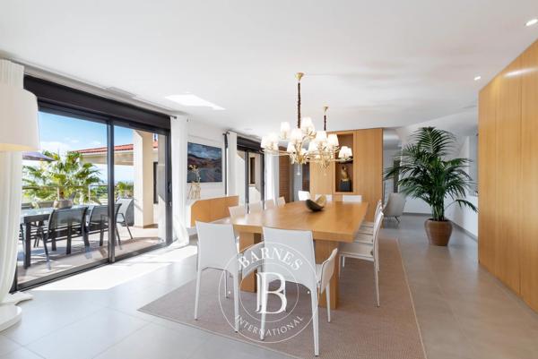 Châteauneuf-Grasse, Villa 5 Chambres -  281 m² à vendre
