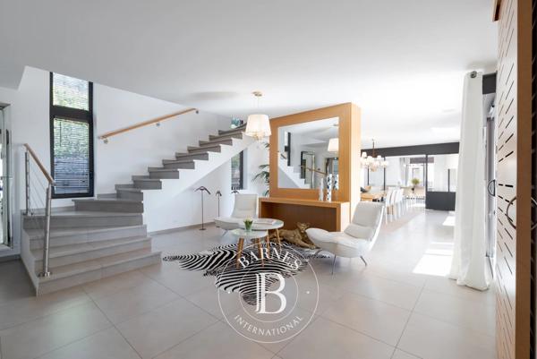 Châteauneuf-Grasse, Villa 5 Chambres -  281 m² à vendre