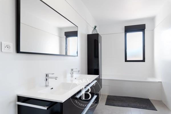 Châteauneuf-Grasse, Villa 5 Chambres -  281 m² à vendre