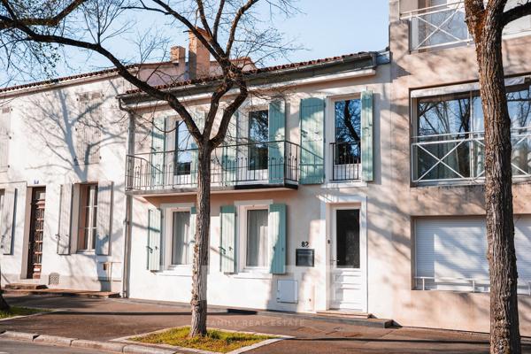 Adresse d’exception face au Mail – Maison élégante avec jardin et vue mer