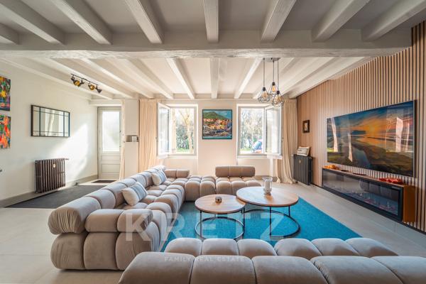 Adresse d’exception face au Mail – Maison élégante avec jardin et vue mer