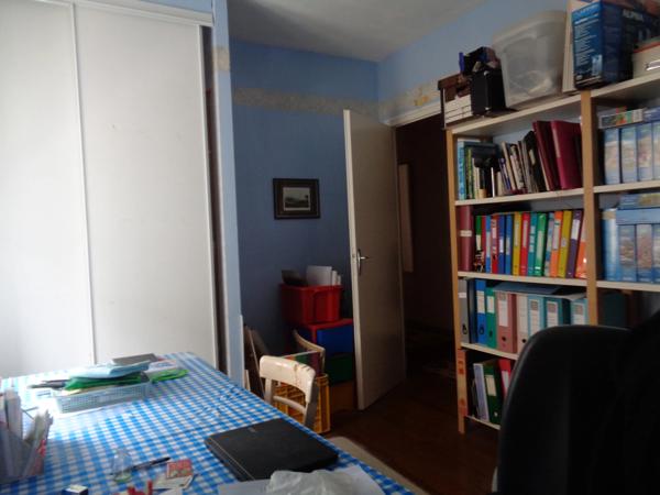 Maison à vendre 5 pièces MOSNAC (17)maison sur deux niveaux avec petit jardin et stationnement