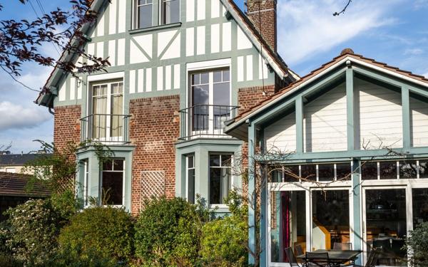 Maison à vendre    6 pièces •  Compiègne