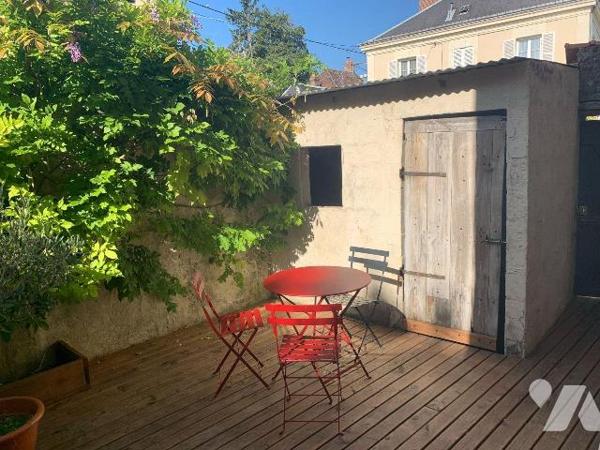 Maison à Vendre à Nogent-le-Rotrou (28400) en Eure-et-Loir (28)

Charmante maison de ville d'...