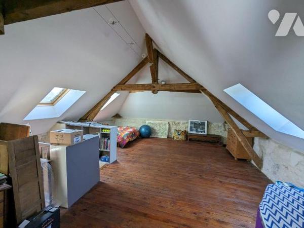 Maison à Vendre à Nogent-le-Rotrou (28400) en Eure-et-Loir (28)

Charmante maison de ville d'...