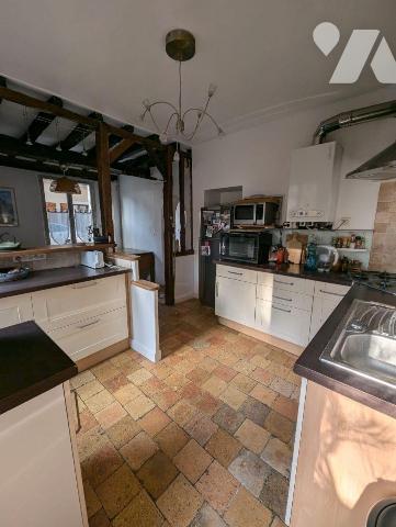 Maison à Vendre à Nogent-le-Rotrou (28400) en Eure-et-Loir (28)

Charmante maison de ville d'...