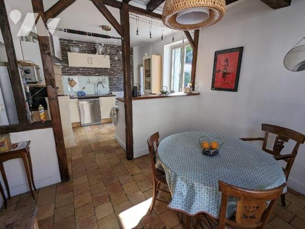 Maison à Vendre à Nogent-le-Rotrou (28400) en Eure-et-Loir (28)

Charmante maison de ville d'...