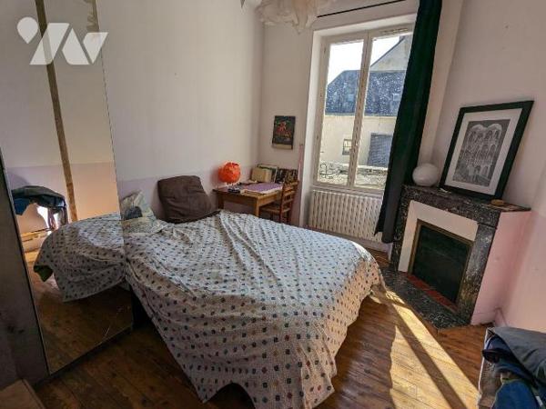 Maison à Vendre à Nogent-le-Rotrou (28400) en Eure-et-Loir (28)

Charmante maison de ville d'...