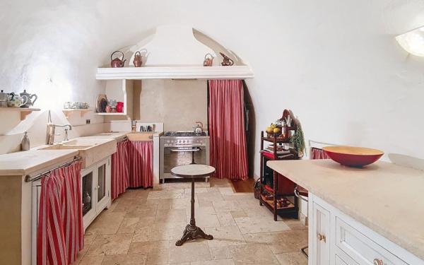 Maison à vendre    5 pièces •  Cadenet