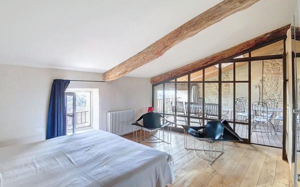 Maison à vendre    5 pièces •  Cadenet