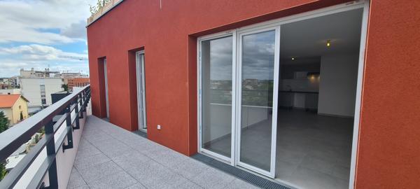 MINIMES T3 avec terrasse - 2 parking