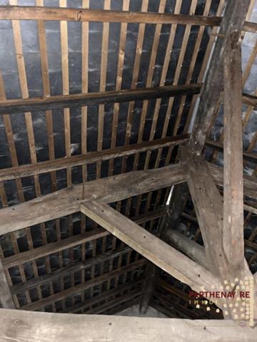 Maison de ville à rénover entièrement à PARTHENAY