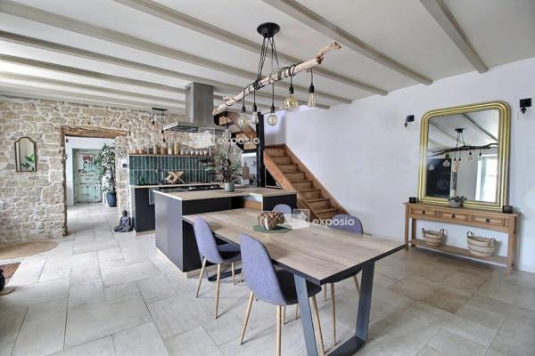 Maison Aigondigne 5 pièce(s) 179 m2