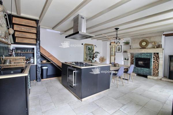Maison Aigondigne 5 pièce(s) 179 m2