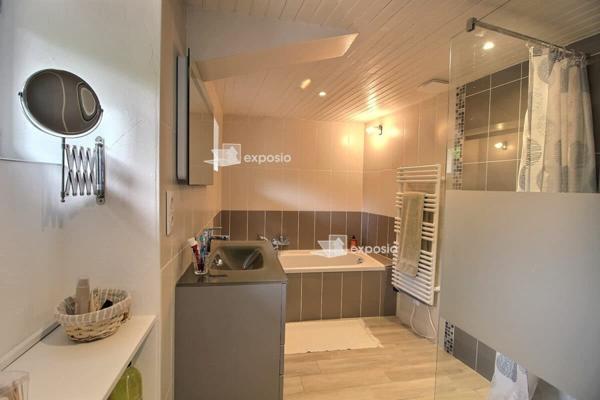 Maison Aigondigne 5 pièce(s) 179 m2