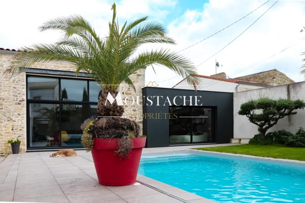 MAISON DE CHARME AU STYLE CONTEMPORAIN - AVEC PISCINE À 15 MINUTES DE LA PLAGE -