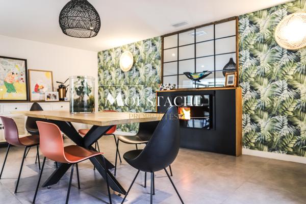 MAISON DE CHARME AU STYLE CONTEMPORAIN - AVEC PISCINE À 15 MINUTES DE LA PLAGE -