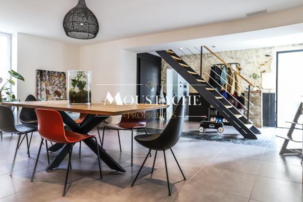 MAISON DE CHARME AU STYLE CONTEMPORAIN - AVEC PISCINE À 15 MINUTES DE LA PLAGE -