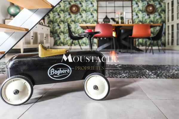 MAISON DE CHARME AU STYLE CONTEMPORAIN - AVEC PISCINE À 15 MINUTES DE LA PLAGE -