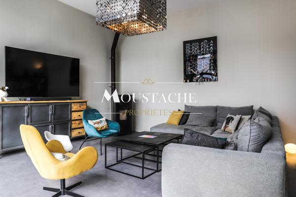 MAISON DE CHARME AU STYLE CONTEMPORAIN - AVEC PISCINE À 15 MINUTES DE LA PLAGE -