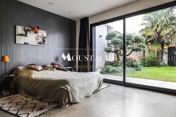 MAISON DE CHARME AU STYLE CONTEMPORAIN - AVEC PISCINE À 15 MINUTES DE LA PLAGE -