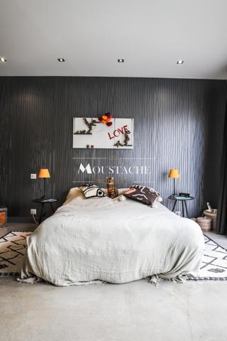 MAISON DE CHARME AU STYLE CONTEMPORAIN - AVEC PISCINE À 15 MINUTES DE LA PLAGE -