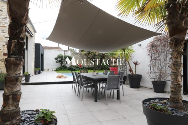 MAISON DE CHARME AU STYLE CONTEMPORAIN - AVEC PISCINE À 15 MINUTES DE LA PLAGE -