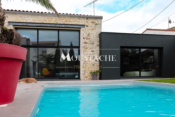 MAISON DE CHARME AU STYLE CONTEMPORAIN - AVEC PISCINE À 15 MINUTES DE LA PLAGE -