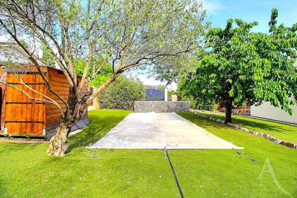 Maison Villenave d'Ornon - 5 pièce(s) avec piscine et double garage