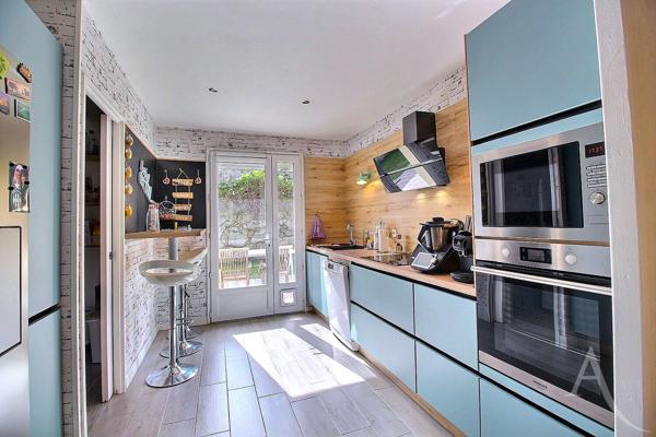 Maison Villenave d'Ornon - 5 pièce(s) avec piscine et double garage