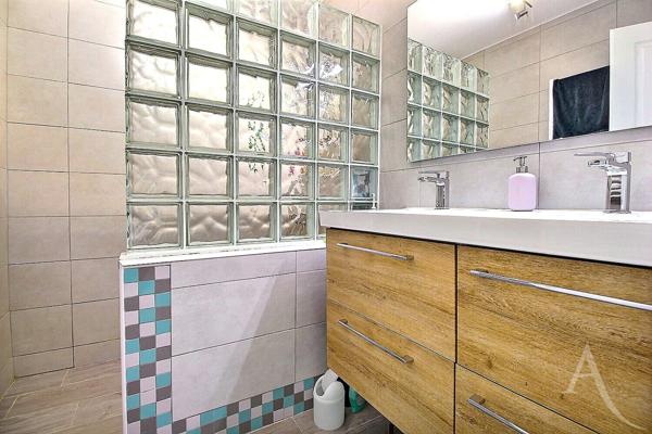 Maison Villenave d'Ornon - 5 pièce(s) avec piscine et double garage