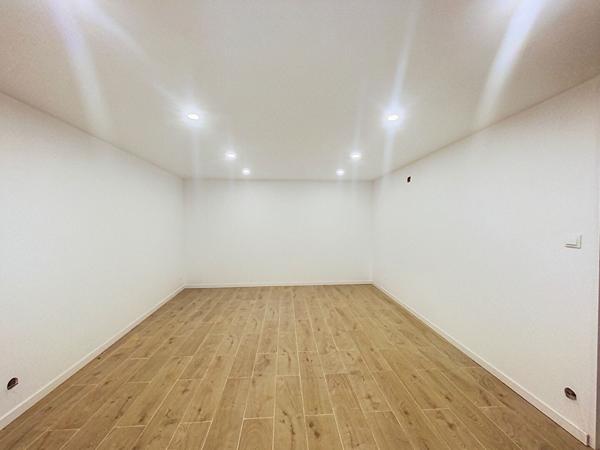 A vendre. Maison rénovée de 127m2 avec terrain et garage à Nyoiseau