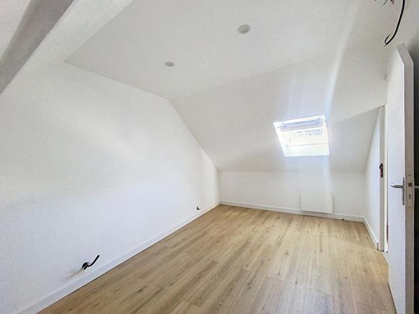 A vendre. Maison rénovée de 127m2 avec terrain et garage à Nyoiseau