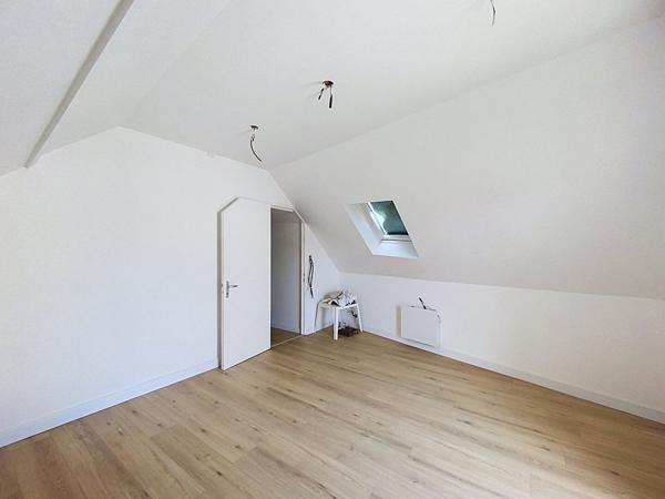A vendre. Maison rénovée de 127m2 avec terrain et garage à Nyoiseau