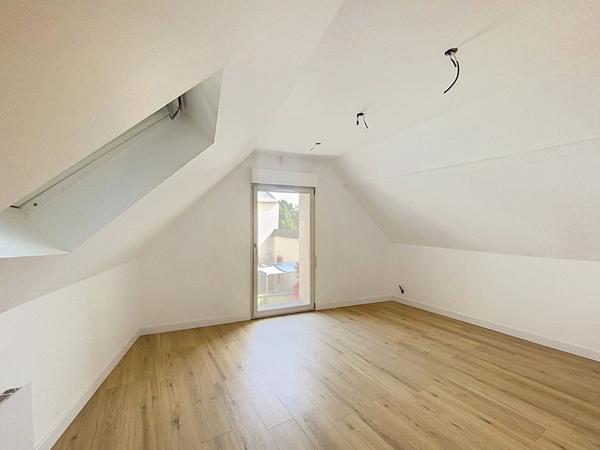 A vendre. Maison rénovée de 127m2 avec terrain et garage à Nyoiseau