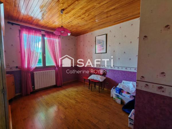Maison plain-pied, 3 chambres et joli terrain.