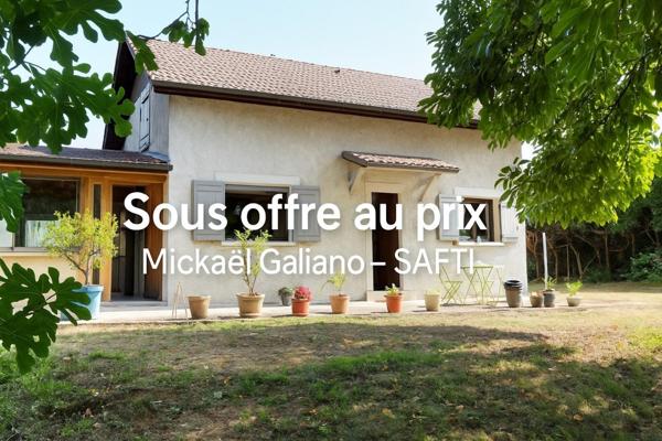 Niché dans une impasse paisible, proche commerces