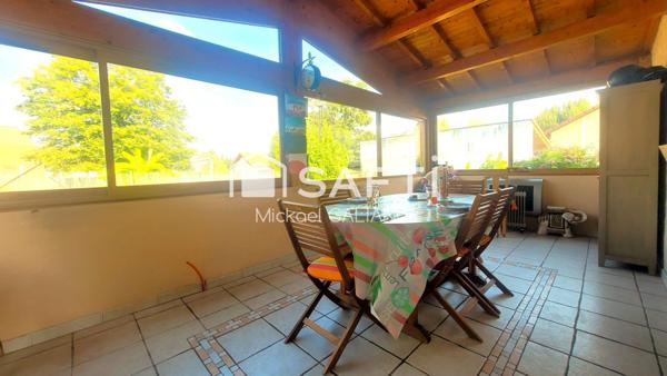 Niché dans une impasse paisible, proche commerces